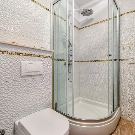 Noa - Self Check In ספליט